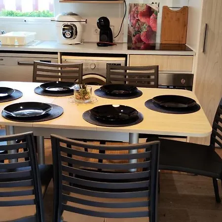 Bungalow De 3 Chambres Avec Piscine Partagee Et Terrasse Amenagee A A 6 Km De La Сasa de vacaciones